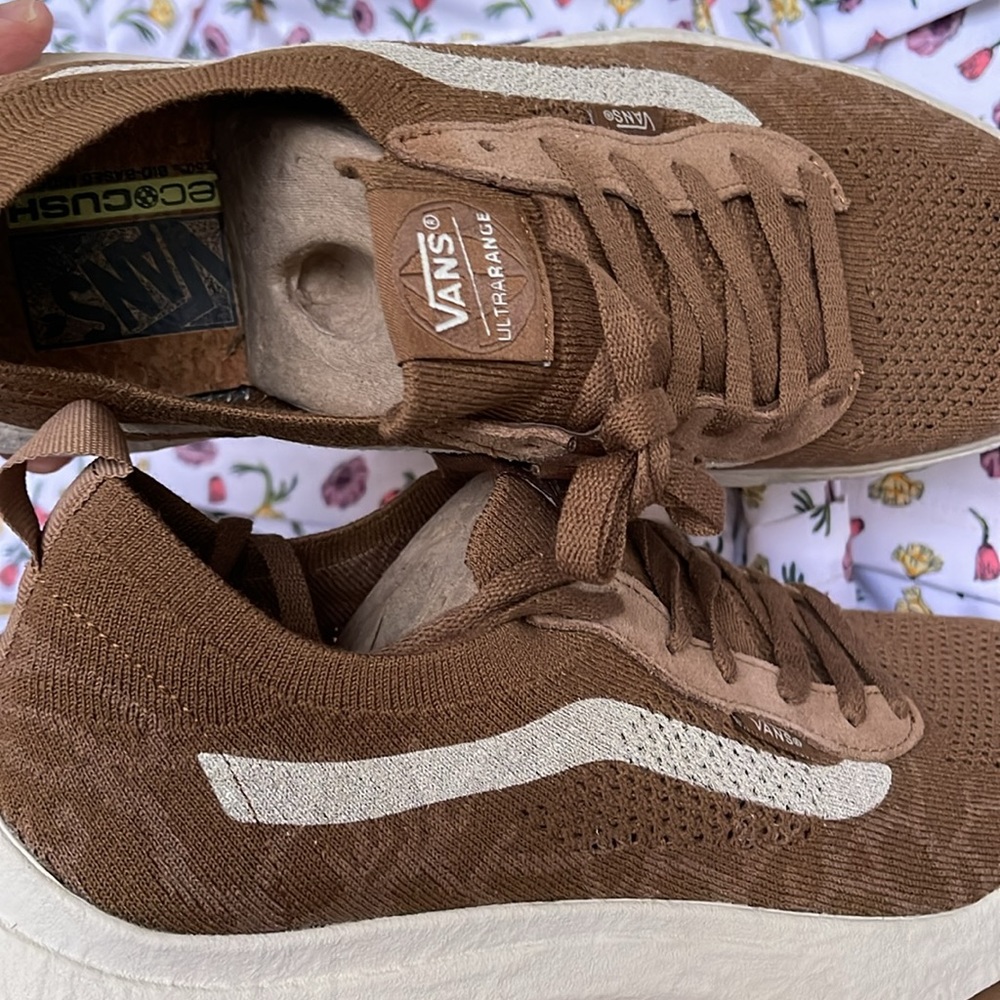 Vans Men’s Ultrarange Vr3
Chipmunk
VN0A4BXBGWT
Sneakers - Picture 15 of 16